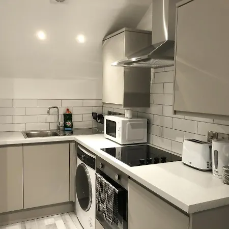 10Min To City - Free Parking - Private Studio - Contractor Friendly Manchester Exterior photo