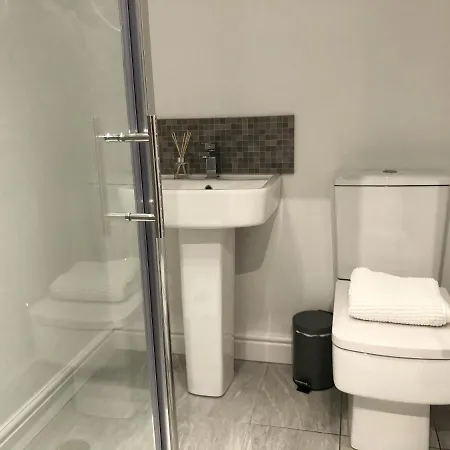 10Min To City - Free Parking - Private Studio - Contractor Friendly Manchester Exterior photo