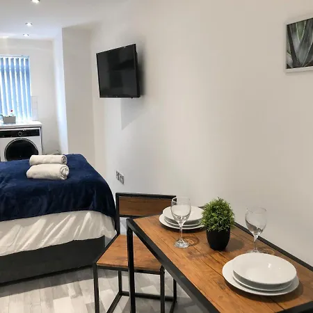 10Min To City - Free Parking - Private Studio - Contractor Friendly Manchester Exterior photo