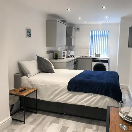 10Min To City - Free Parking - Private Studio - Contractor Friendly Manchester Exterior photo