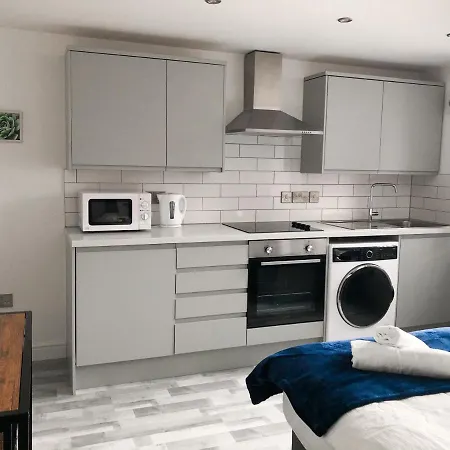 10Min To City - Free Parking - Private Studio - Contractor Friendly Manchester Exterior photo