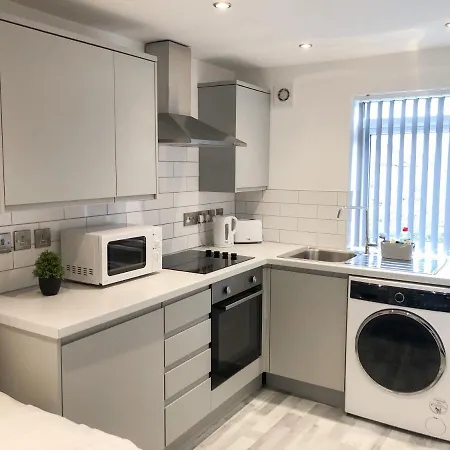 10Min To City - Free Parking - Private Studio - Contractor Friendly Manchester Exterior photo