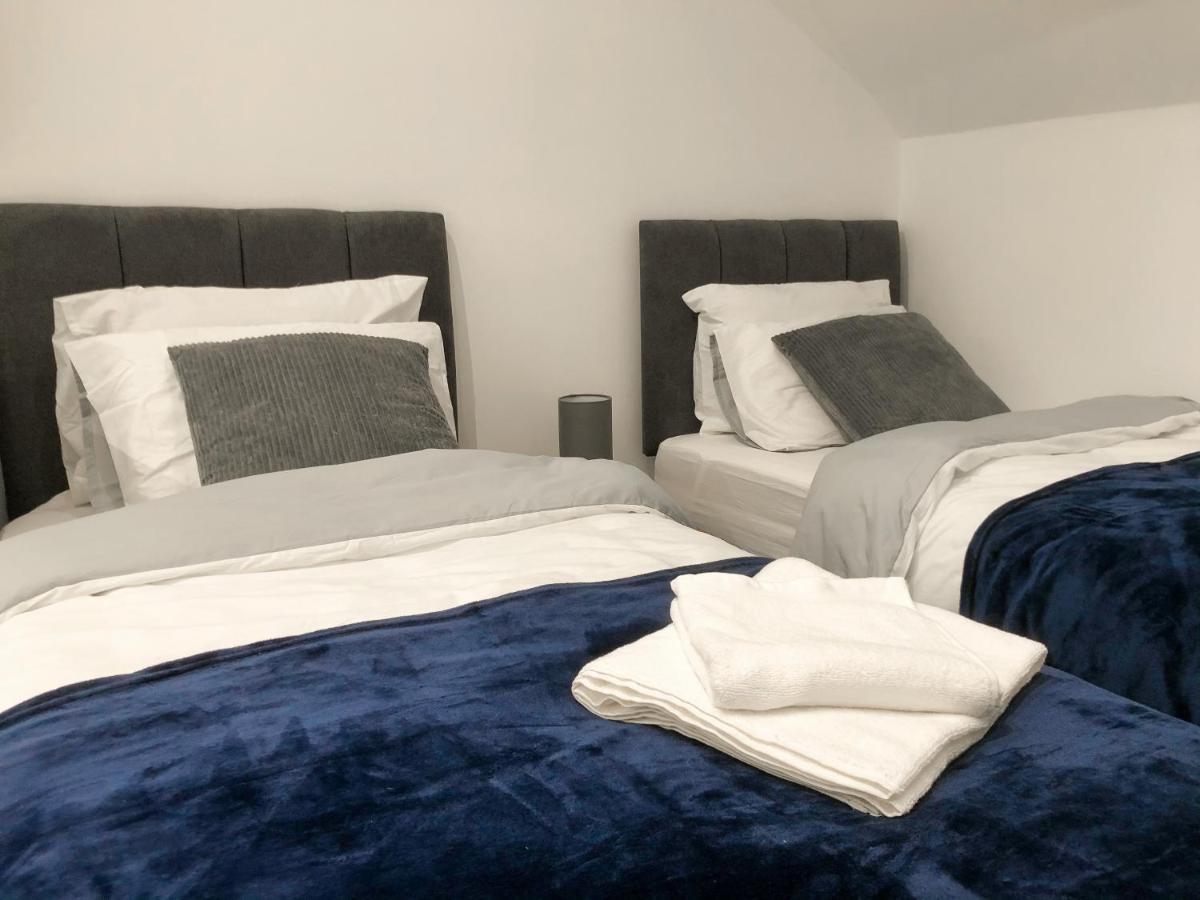 Apartment 10min To - Free Parking - Private - Contractor Friendly *