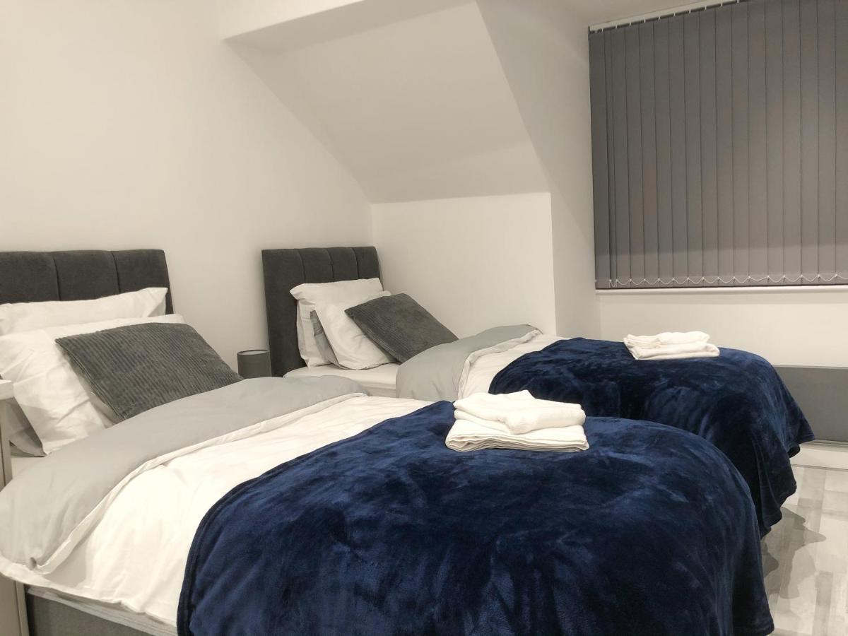 Apartment 10min To - Free Parking - Private - Contractor Friendly Manchester