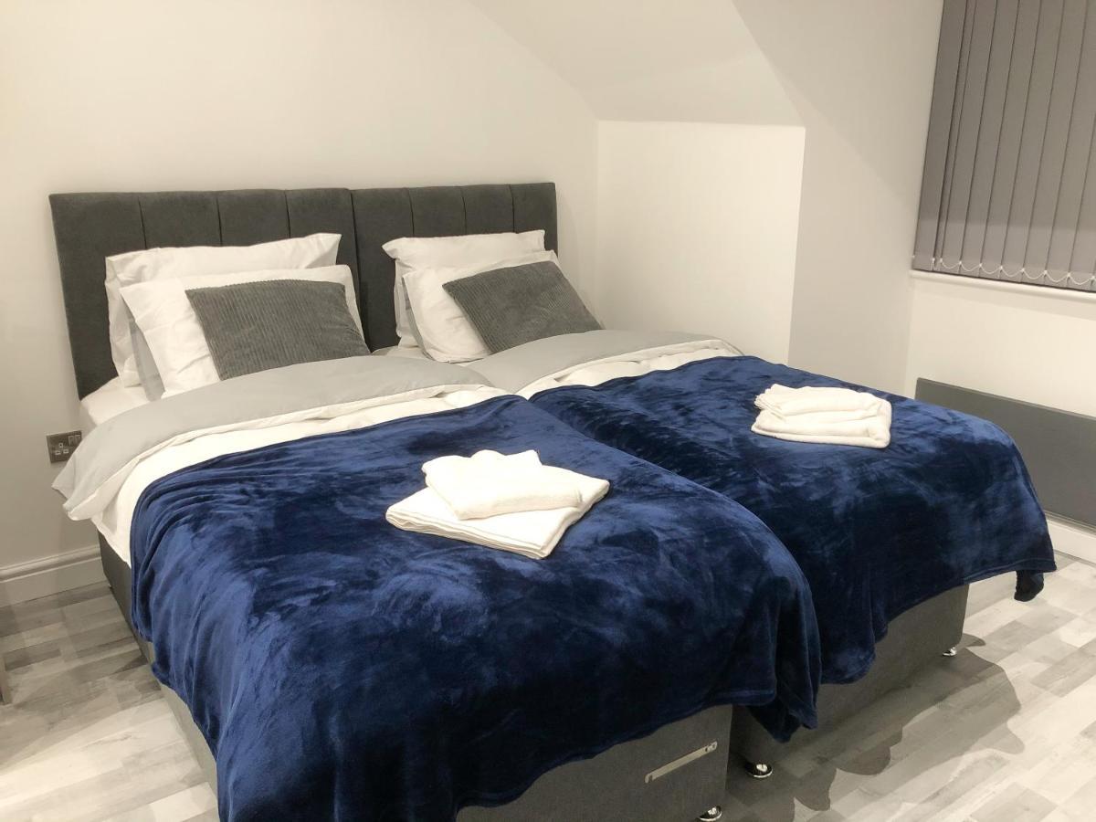 10min To - Free Parking - Private - Contractor Friendly Apartment *