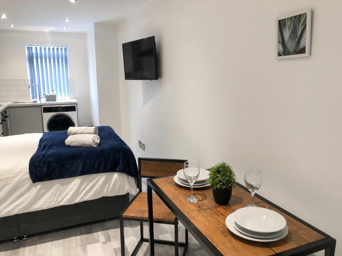 Apartment 10min To - Free Parking - Private - Contractor Friendly *