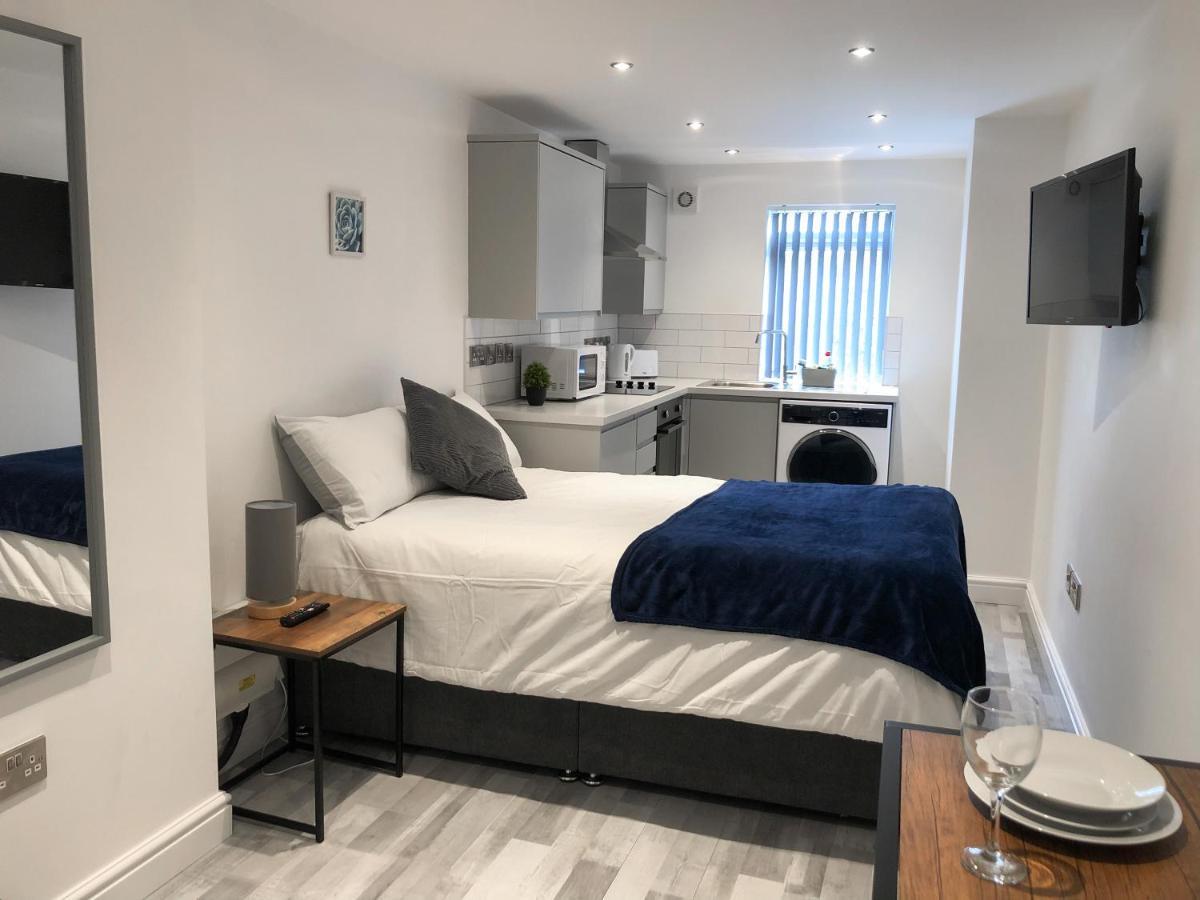 Apartment 10min To - Free Parking - Private - Contractor Friendly