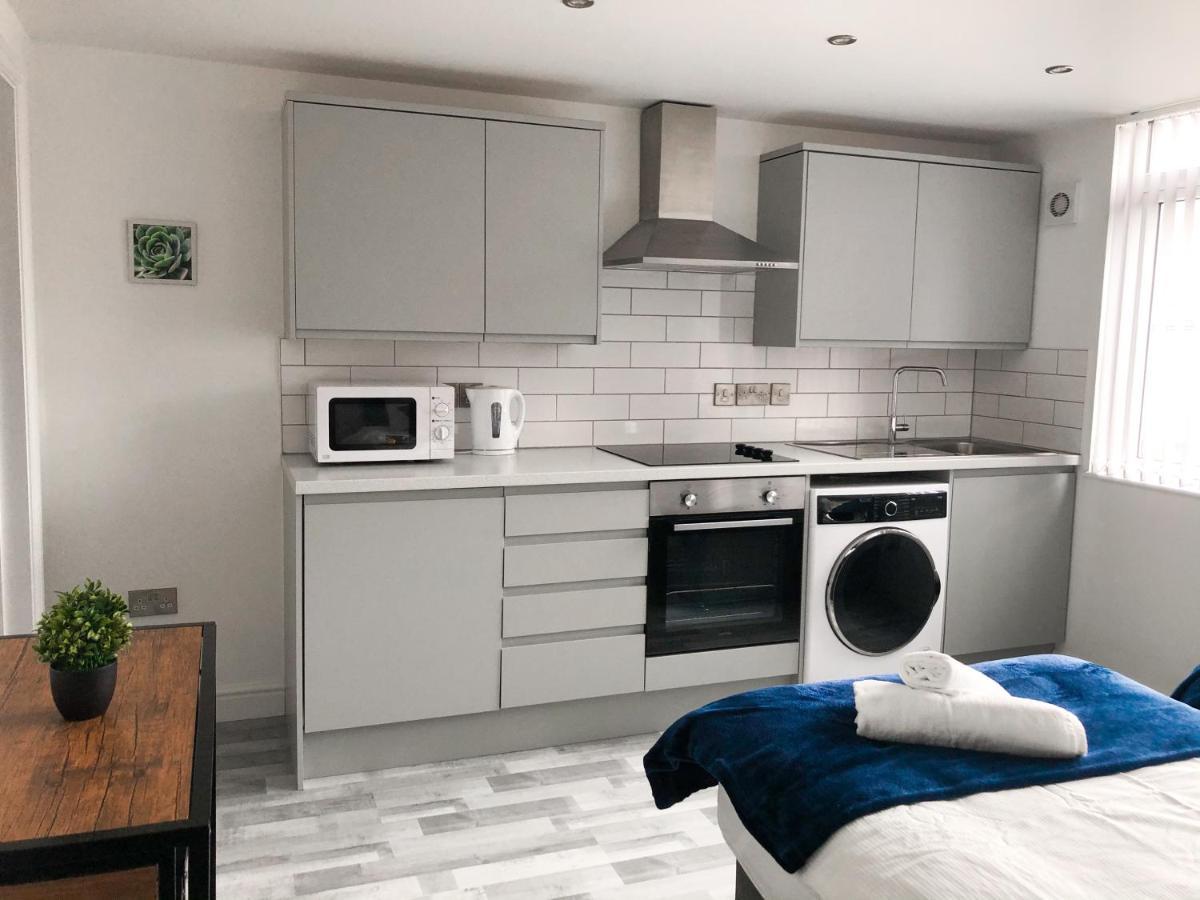 Apartment 10min To - Free Parking - Private - Contractor Friendly