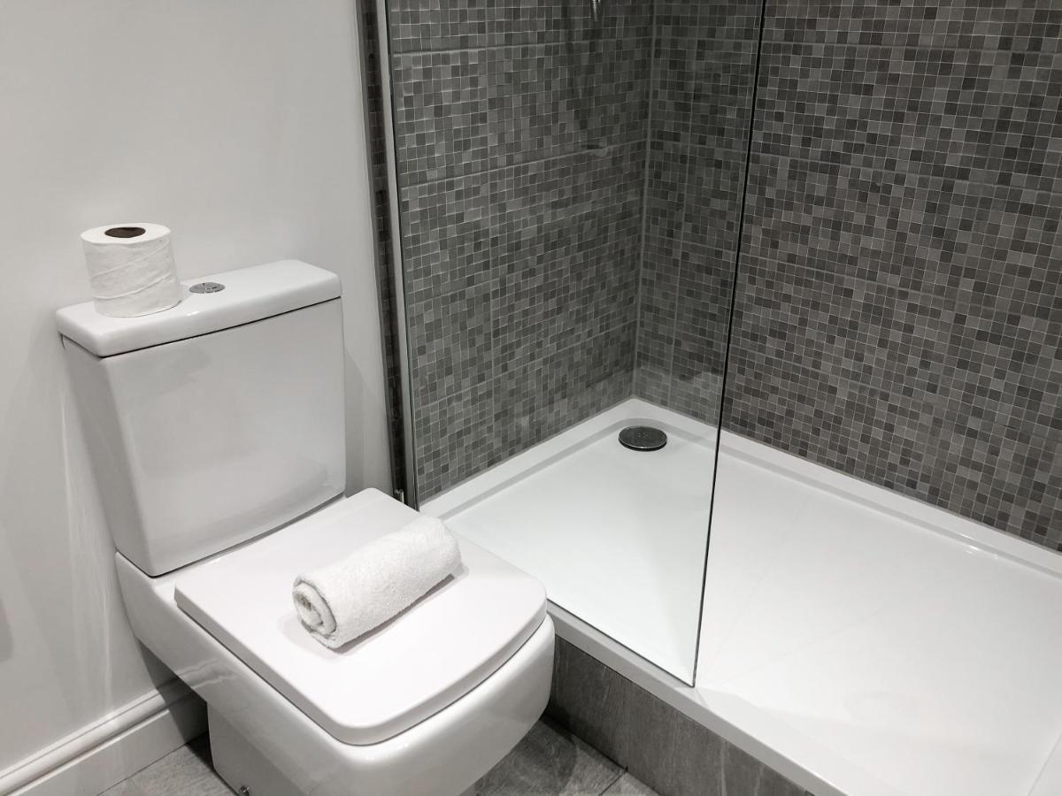 Apartment 10min To - Free Parking - Private - Contractor Friendly