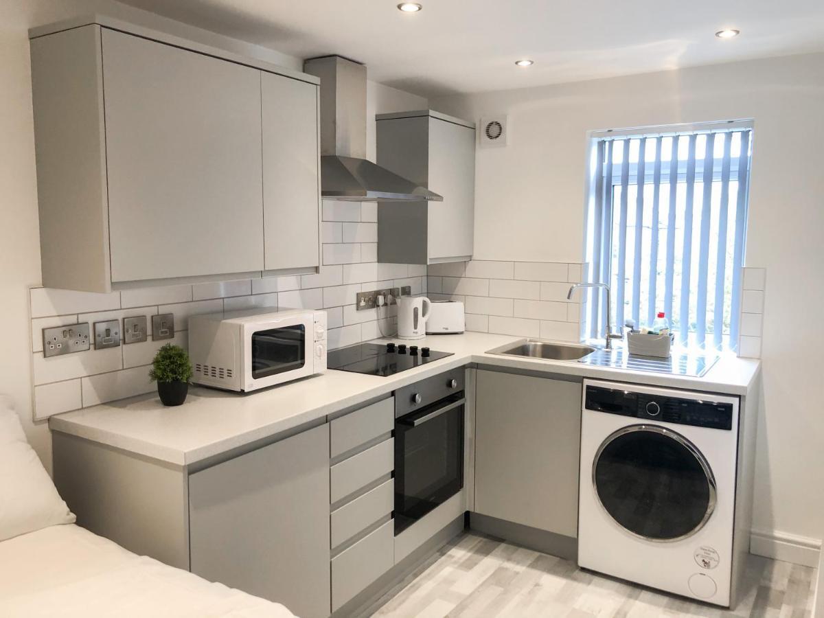 Apartment 10min To - Free Parking - Private - Contractor Friendly